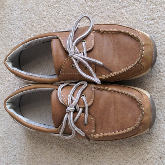 Boys Boat Shoes Size 5 Medium - Picture 1 of 5